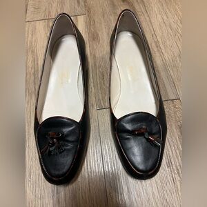 Elegant Black Loafers with Tassel Detail